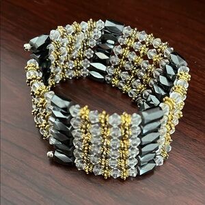 Free style magnet with clear glass & gold Beaded Bracelet/Necklace